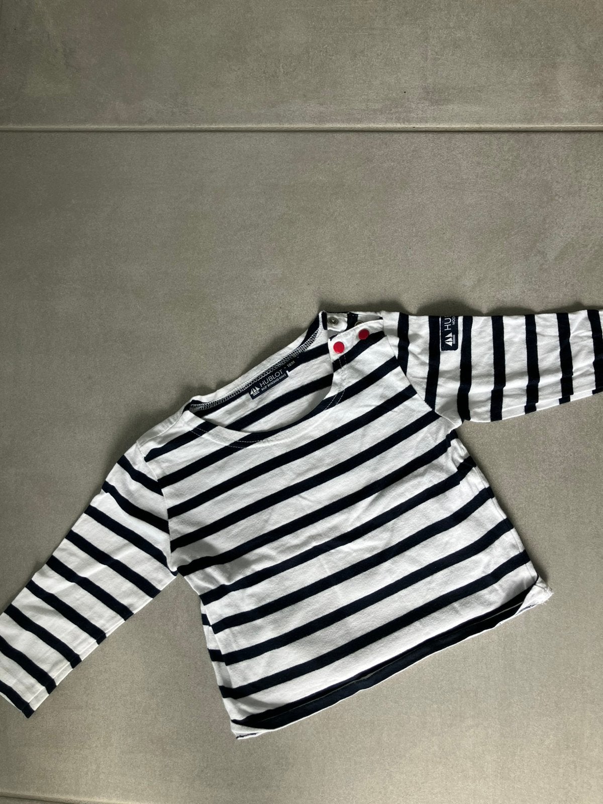 Hublot longsleeve wit/donkerblauwe strepen - maat 18 maanden, Kinderen en Baby's, Babykleding | Maat 86, Ophalen, Zo goed als nieuw