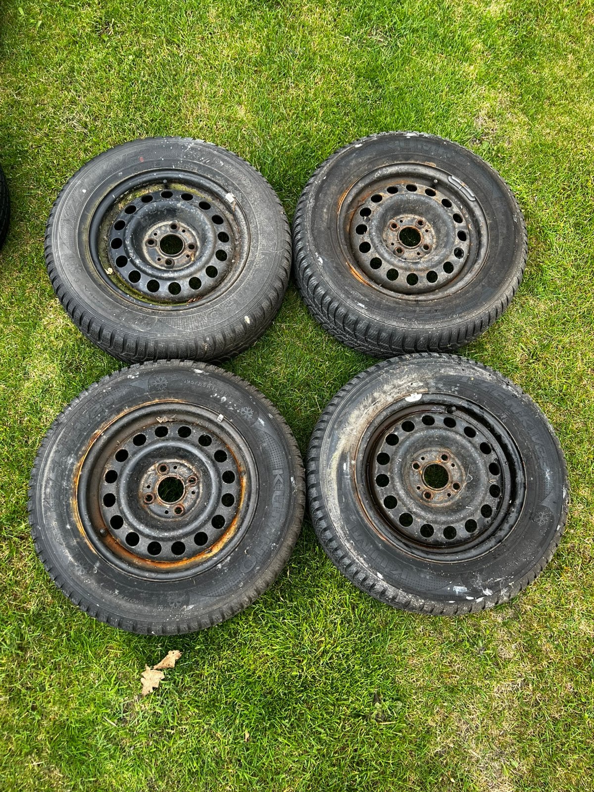 Winterwielen BMW e30 - stalen velgen - 14”, Ophalen, Zo goed als nieuw