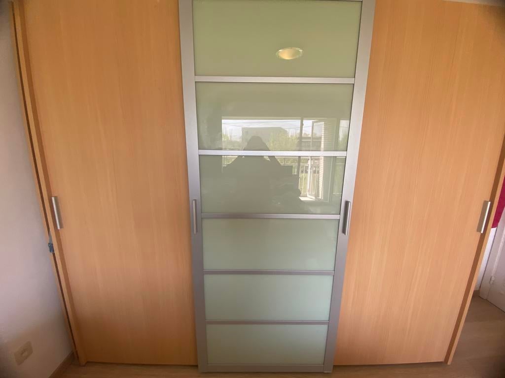 Kleerkast, Enlèvement, Comme neuf