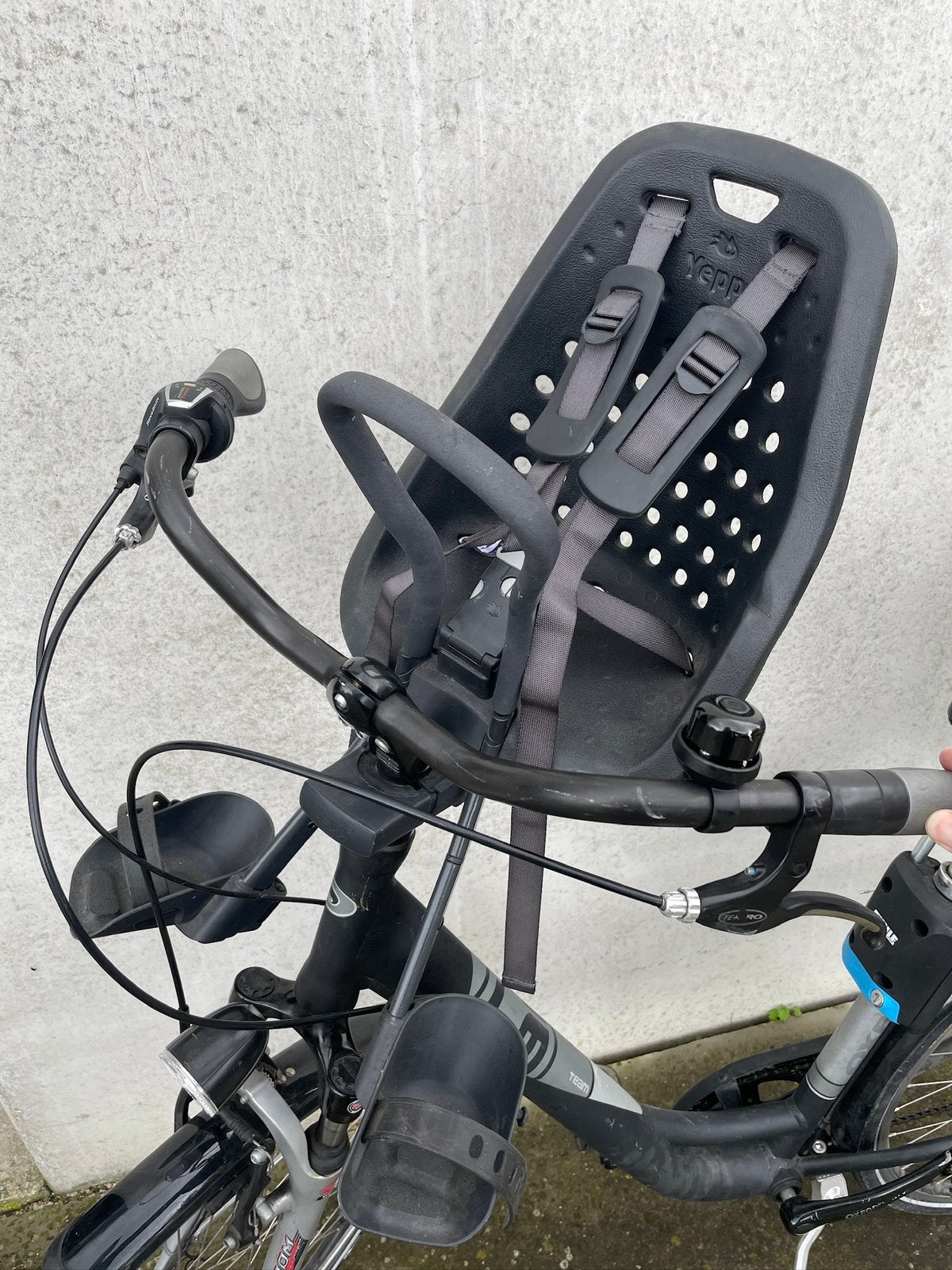 Yepp fietsstoel voor op stuur, Ophalen, Zo goed als nieuw