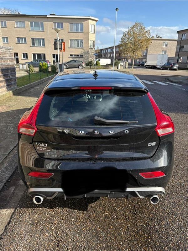 Vovlo V40 D2 R-Design 153000KM euro6B, Autos, Achat, Boîte manuelle, Diesel, Particulier