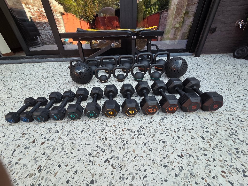 Halterbank + dumbells sets + kettlebell sets + krachtbal, Sport en Fitness, Ophalen, Nieuw, Benen, Fitnessbank
