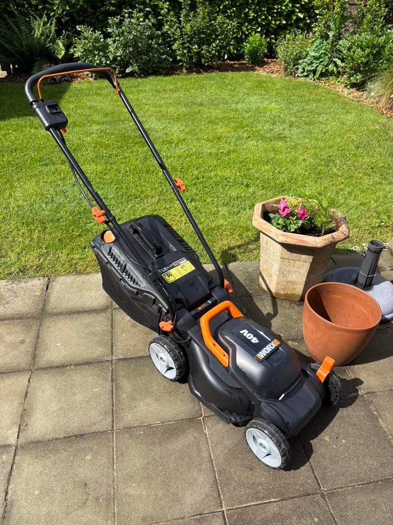Tondeuse Electrique, Enlèvement, Comme neuf, 30 à 39 cm, Bac de ramassage