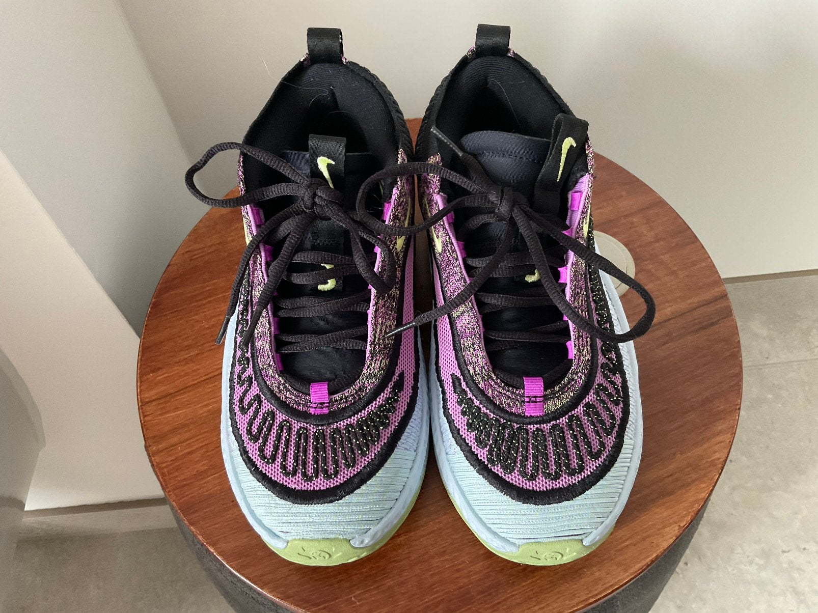 Nike sneakers, Sport en Fitness, Loopsport en Atletiek, Ophalen, Zo goed als nieuw, Nike