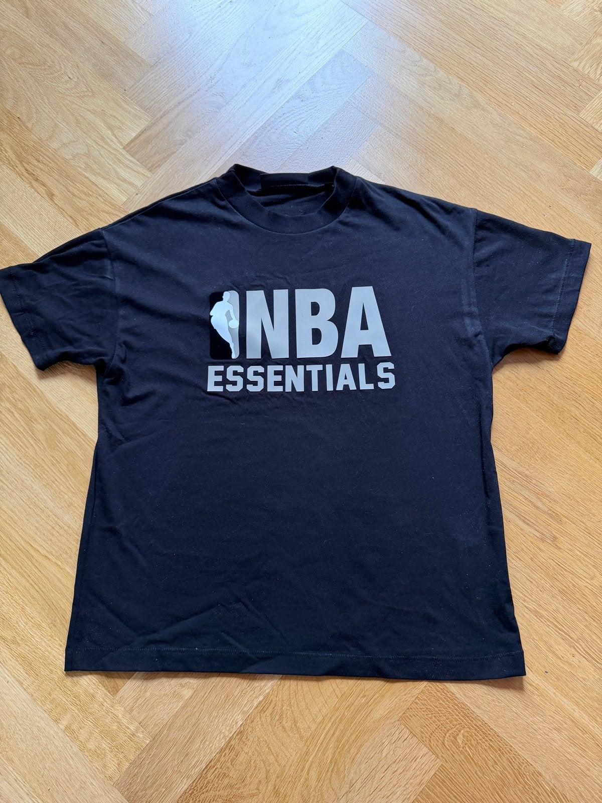 NBA essentials T shirt, Ophalen of Verzenden, Zo goed als nieuw