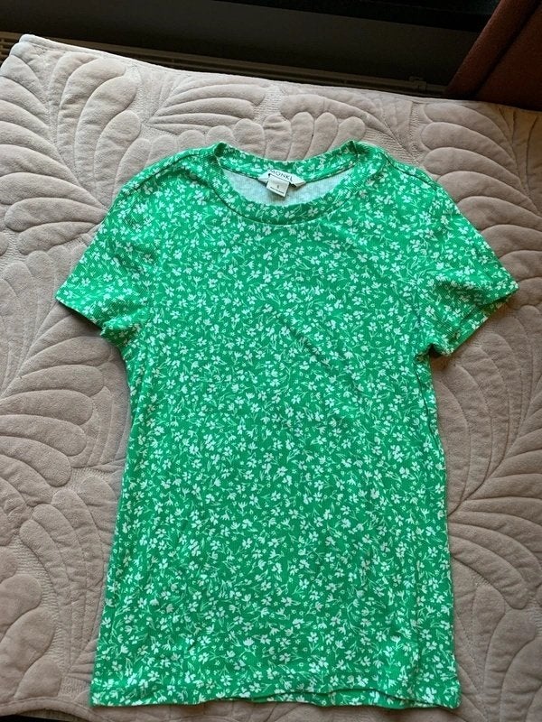 Monki groen stretchy T-shirt - maat XS/S, Kleding | Dames, Ophalen of Verzenden, Zo goed als nieuw, Korte mouw, Maat 36 (S)