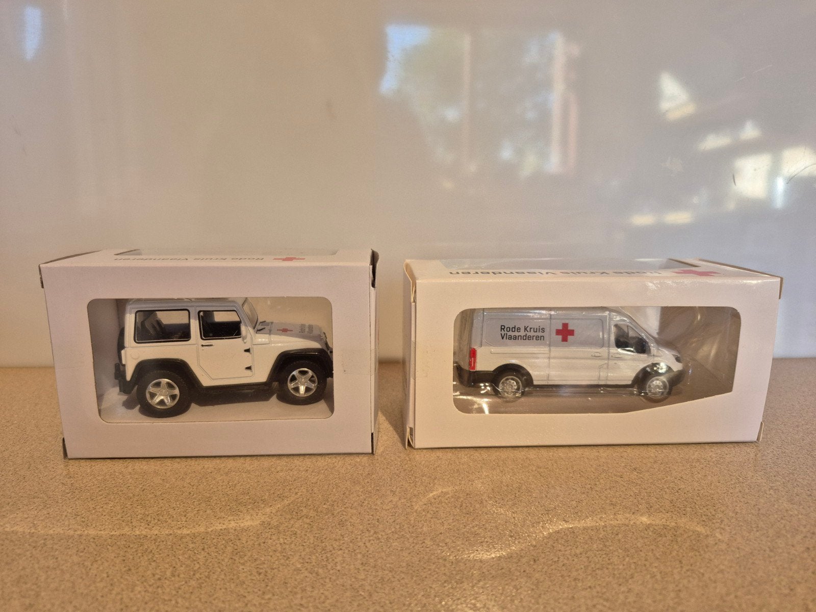 Rode Kruis Vlaanderen ambulance en jeep, Ophalen of Verzenden, Nieuw, Auto, Overige merken