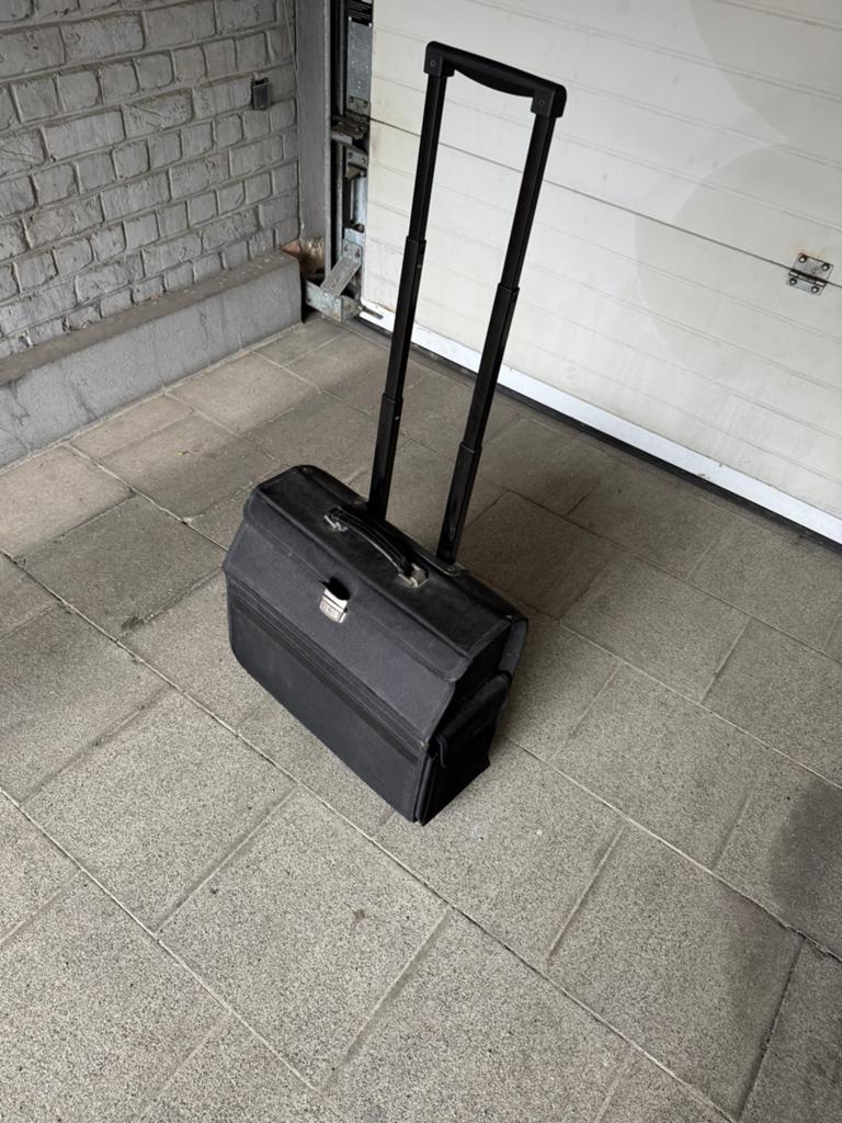 Valise solide avec roulette, Enlèvement ou Envoi, Comme neuf
