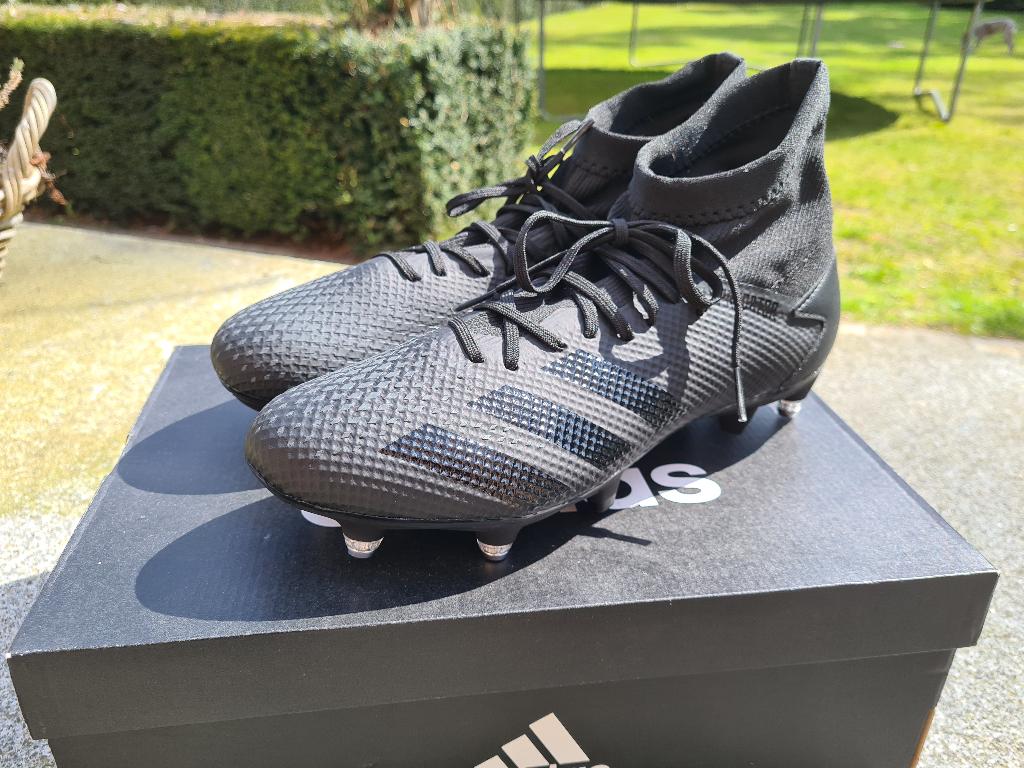 Nieuwe adidas predator voetbalschoenen 42, Sport en Fitness, Voetbal, Ophalen, Nieuw, Schoenen
