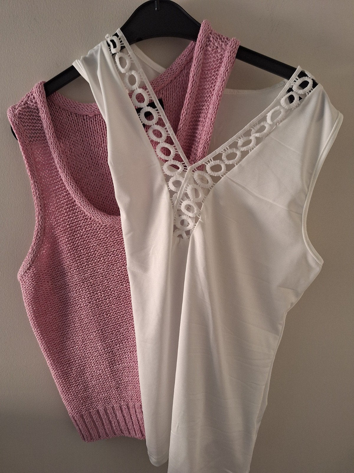 2 nieuwe topjes m42 voor 5euro  !, Vêtements | Femmes, Tops, Enlèvement ou Envoi, Neuf, Sans manches