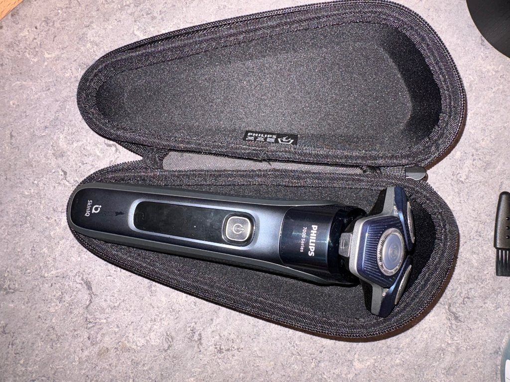 Philips scheerapparaat 7000 series, Elektronische apparatuur, Ophalen of Verzenden, Zo goed als nieuw, Scheren en Epileren