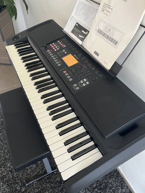 Korg EK-50L (Limitless) + Standaard & Bankje, Muziek en Instrumenten, Ophalen, 61 toetsen, Korg, Zo goed als nieuw