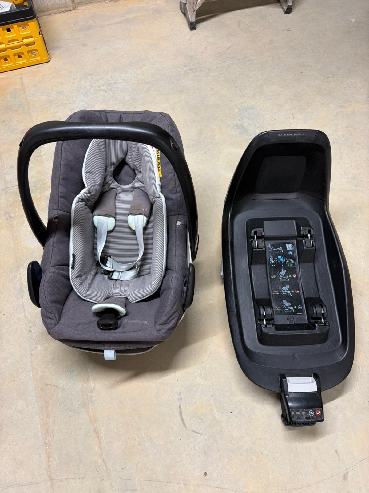 Maxi-Cosi Pebble Plus + 2wayFix Isofix base, Enlèvement, Utilisé, Maxi-Cosi, Ceinture de sécurité ou Isofix
