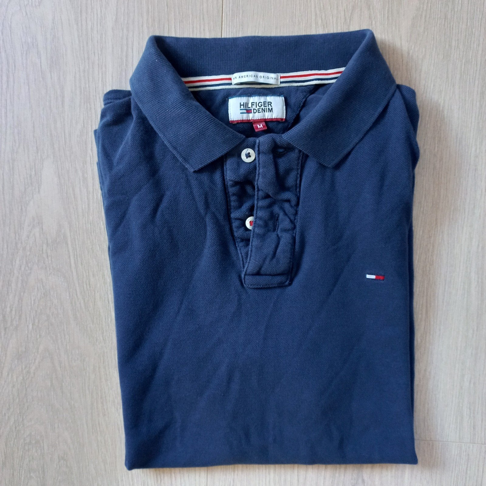 Stijlvolle donkerblauwe polo Tommy Hilfiger maat M, Zo goed als nieuw, Tommy hilfiger, Verzenden, Maat 48/50 (M)