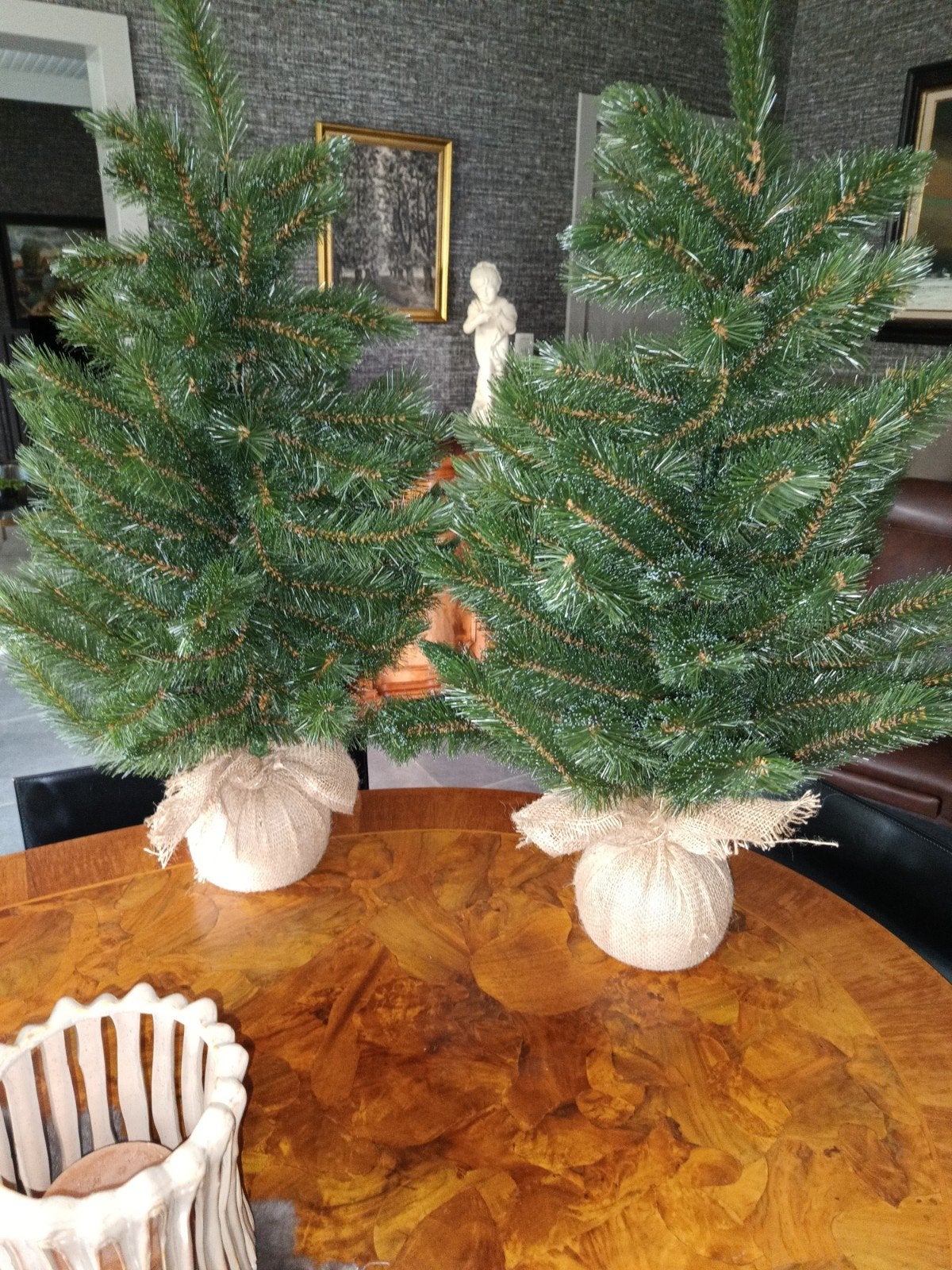 set van 2 kunstkerstboompjes in jute zak 90 cm, Ophalen