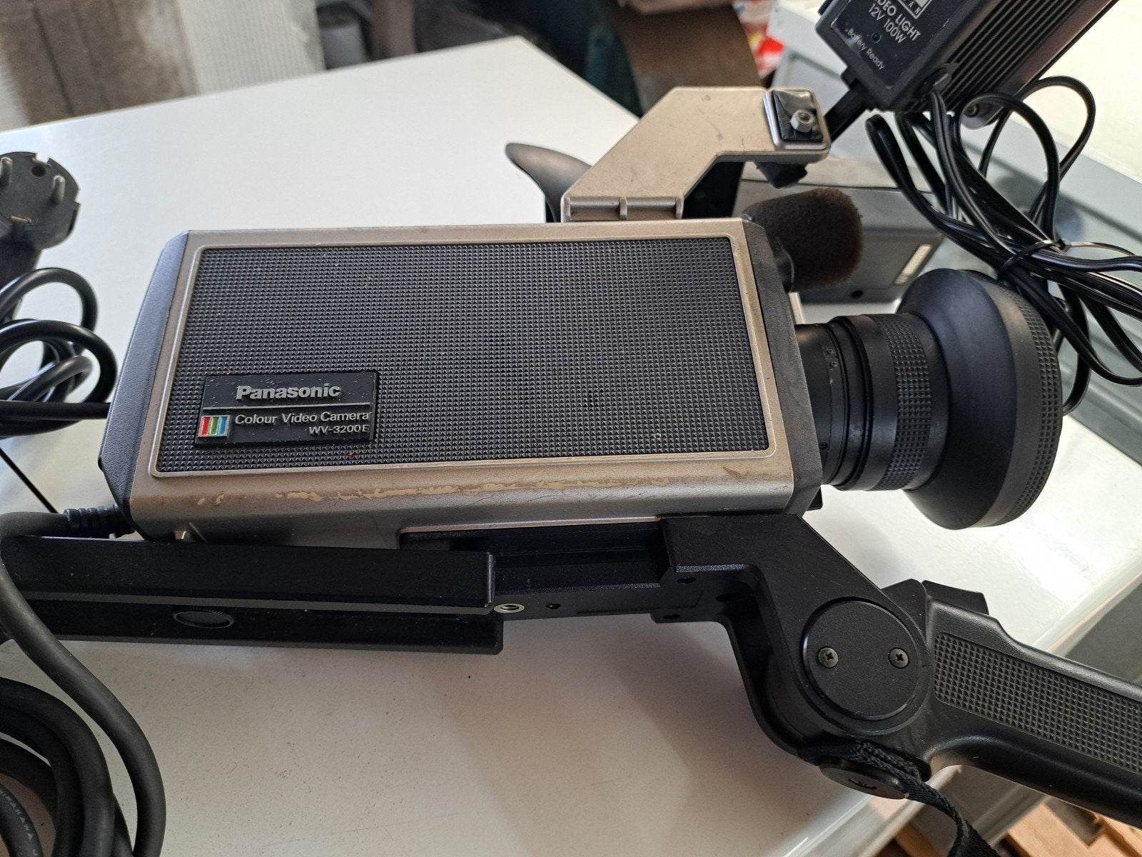 Caméra vidéo couleur Panasonic WV-3200E, Enlèvement ou Envoi, Utilisé, Panasonic