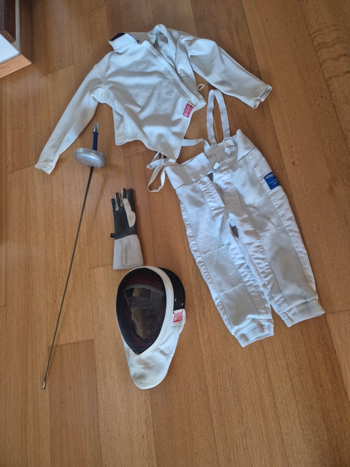 scherm sport kledij, helm, vest, broek, handschoen, degen, Sports & Fitness, Enlèvement, Utilisé, Escrime, Vêtements d'arts martiaux