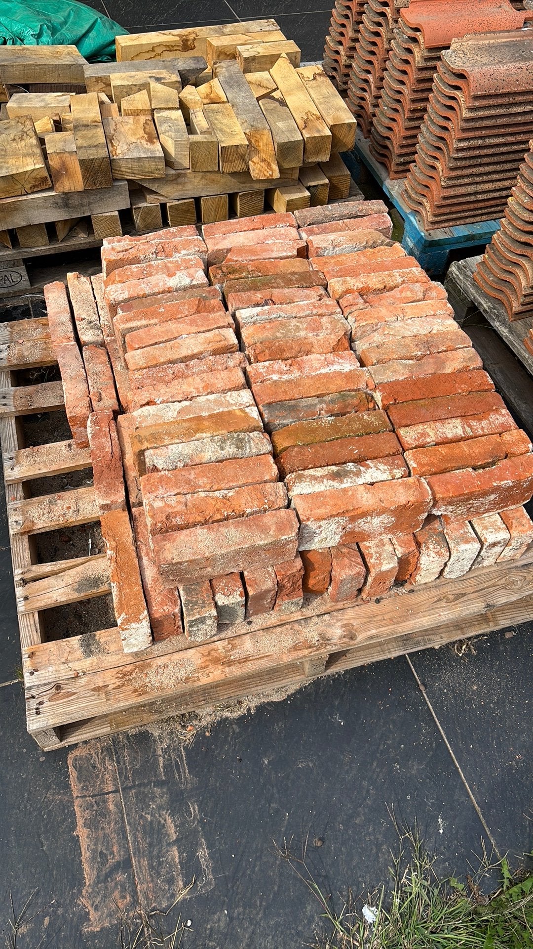 Gevelsteen red brick, Ophalen, Nieuw, Bakstenen