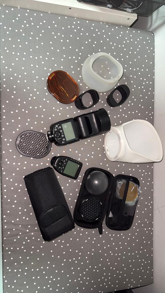 Flash+déclencheur Godox V1+accessoires + kit MagMod 2, Enlèvement, Utilisé