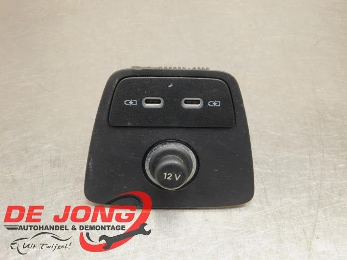 Connexion USB d'un Audi Q4, -, 3 mois de garantie, Audi, Utilisé