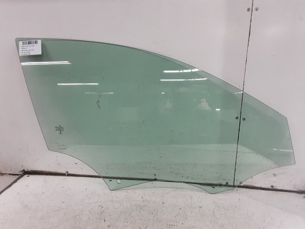 VITRE AVANT DROITE Mercedes-Benz A Limousine (177.1), Mercedes-Benz, Utilisé, Dialog.mb@mercedes-benz.com, Mercedes-Benz AG