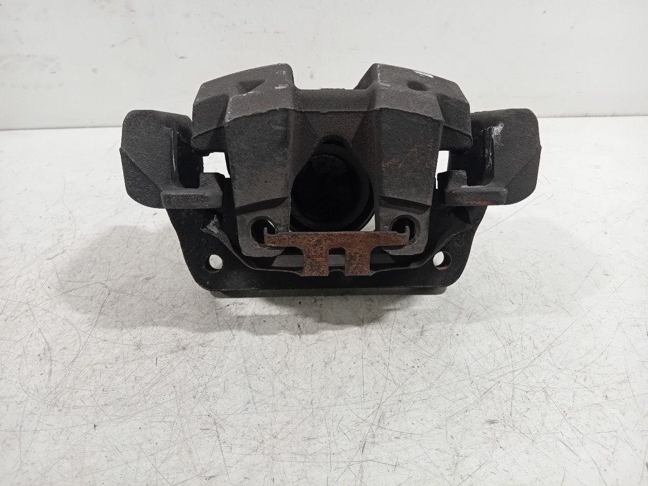 Remklauw links voor BMW X4, Onderdelen@venauto.nl, Van der Ven Autorecycling B.V., Gebruikt, Ettenseweg 76, 4706 PB Roosendaal, The Netherlands