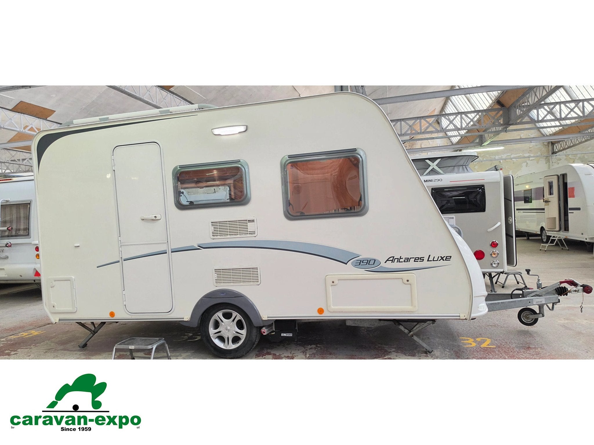 CARAVELAIR ANTARES 390, Jusqu'à 4, 750 - 1000 kg, Caravelair, 4 à 5 mètres