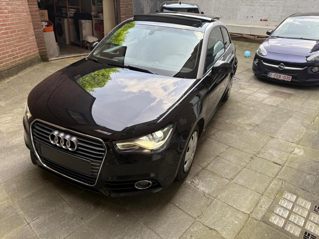 Audi A1 1.4 TFSI ambition s tronic, Auto's, Audi, Euro 5, Stof, A1, Zwart