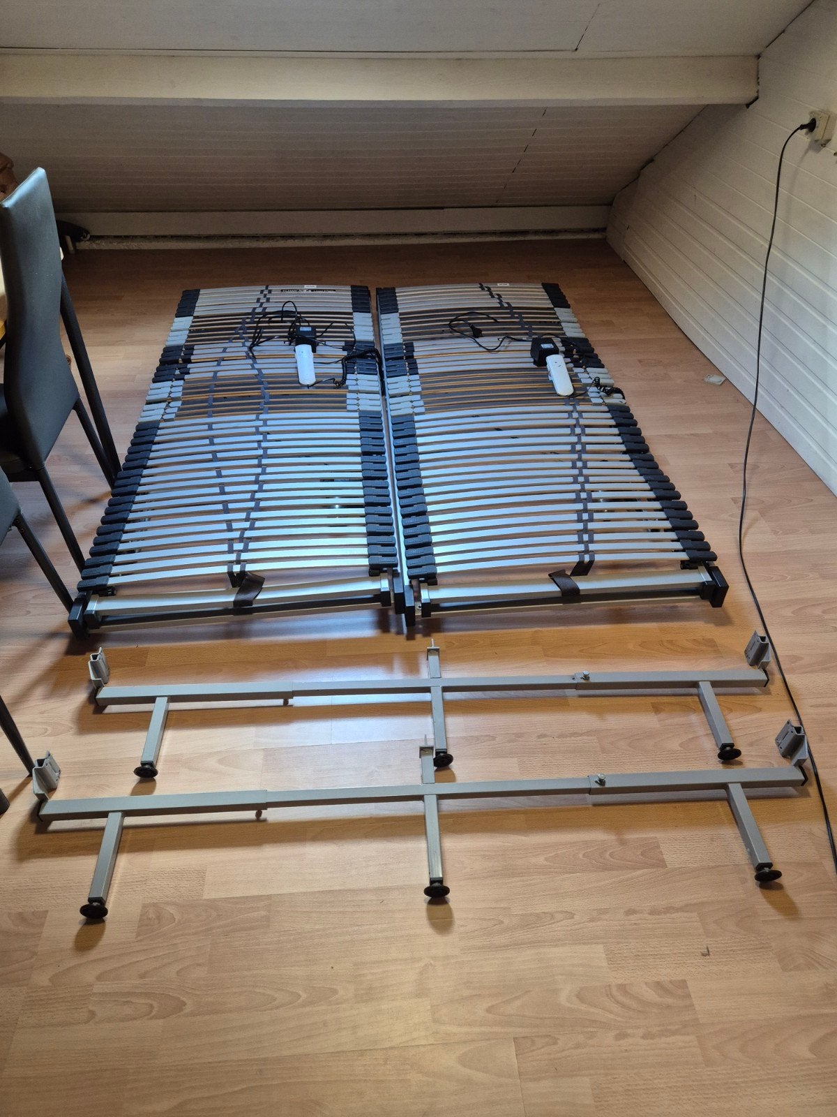 elektrisch latten bodems, Comme neuf, Sommier, 200 cm, Deux personnes