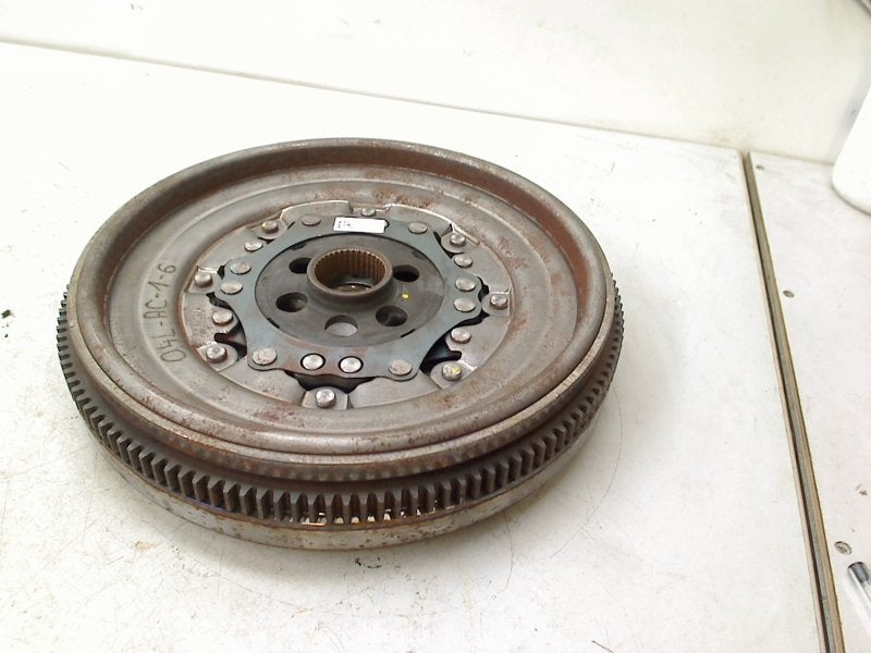 VOLANT MOTEUR BI-MASSE Audi A3 Limousine (8VS / 8VM), Autos : Pièces & Accessoires, Auto-Union-Straße  1,
85057  Ingolstadt, DE