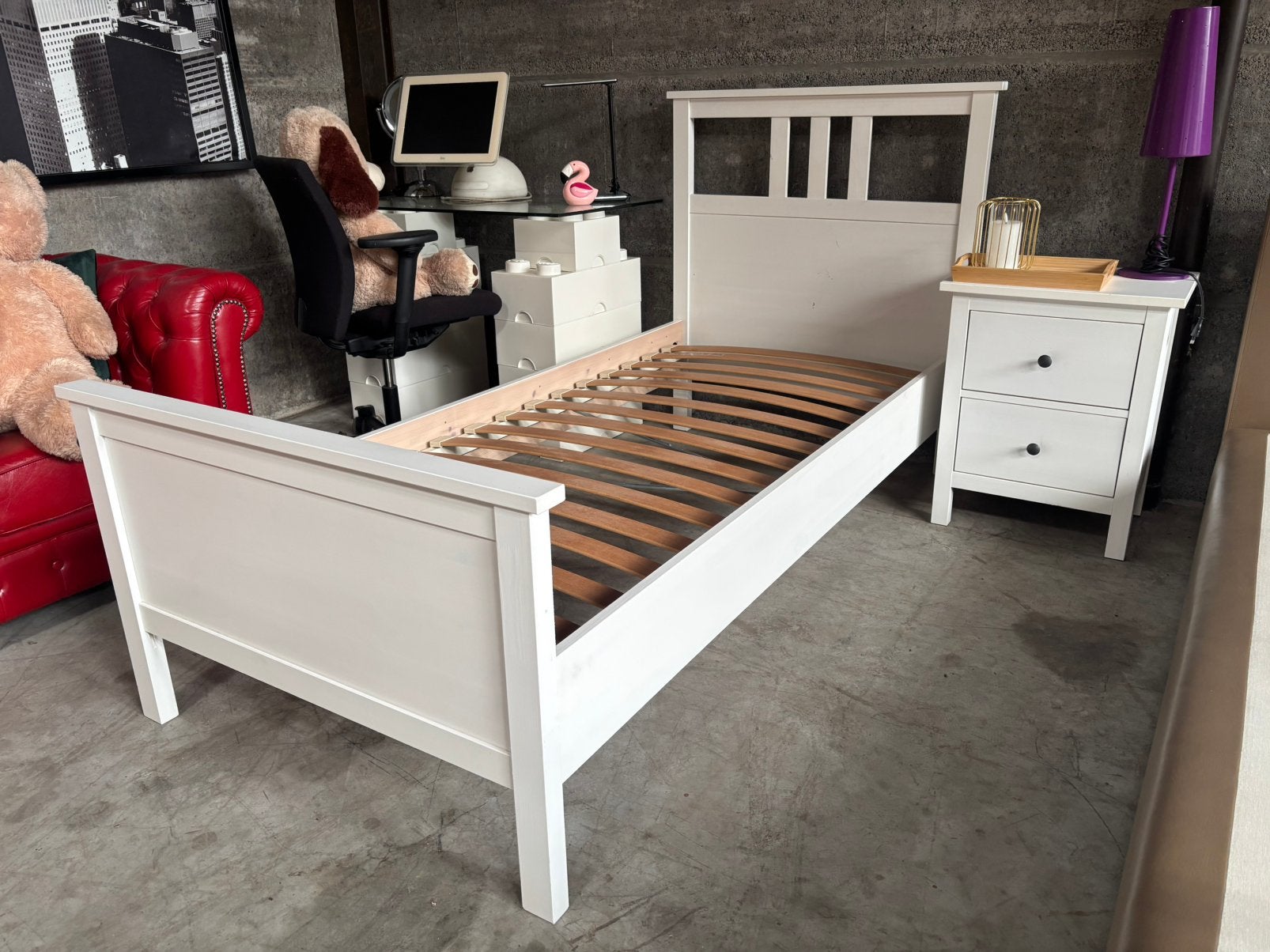 Kinderbed Ikea incl. nachtkastje 90x200., Ophalen, Zo goed als nieuw