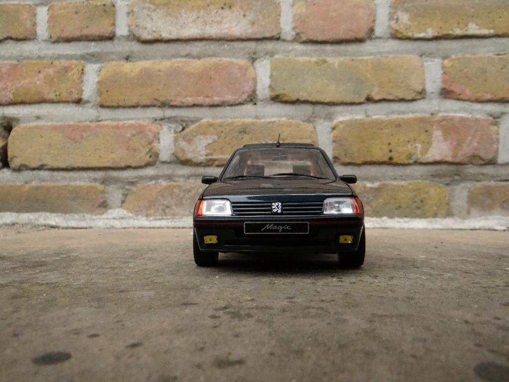 Peugeot 205 GTI (1.9) (PhaseII) "Magic" Norev 1-18, Ophalen of Verzenden, Zo goed als nieuw, Auto, Norev