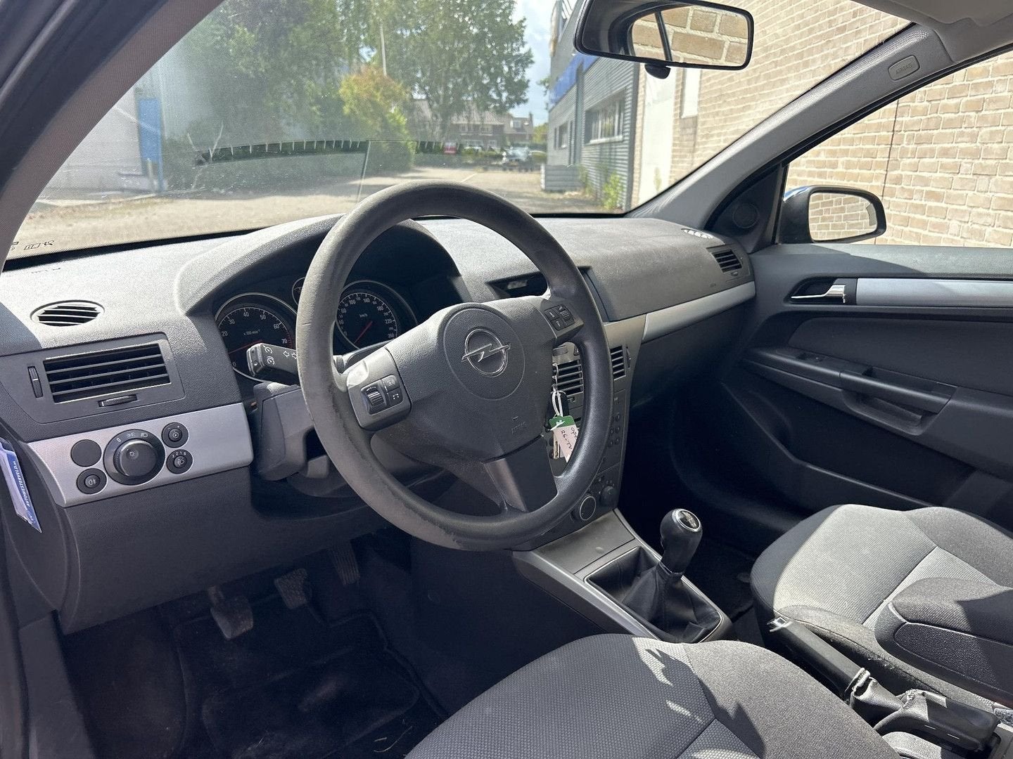 Opel Astra 1.6 Edition | Trekhaak |, 158 g/km, Zwart, Startonderbreker, Blauw