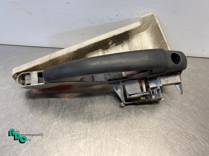 Poignée portière arrière camionnette d'un Fiat Scudo (Scu, -, 3 mois de garantie, Utilisé, Fiat