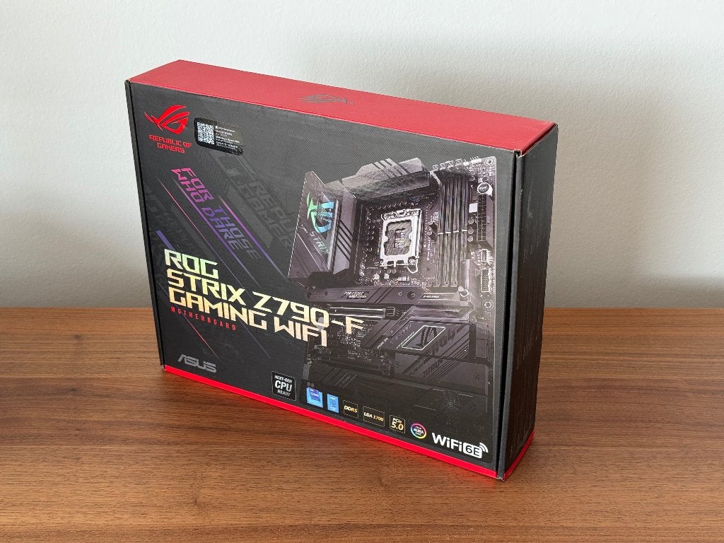 Asus ROG Strix Z790-F Gaming WiFi, LGA 1700, Ophalen of Verzenden, Zo goed als nieuw, ATX
