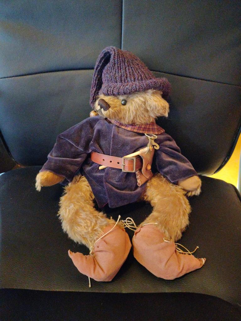 Teddybeer Helga Torfs, collector's item 6/10, Verzamelen, Beren en Cherished Teddies, Ophalen, Zo goed als nieuw, Stoffen beer