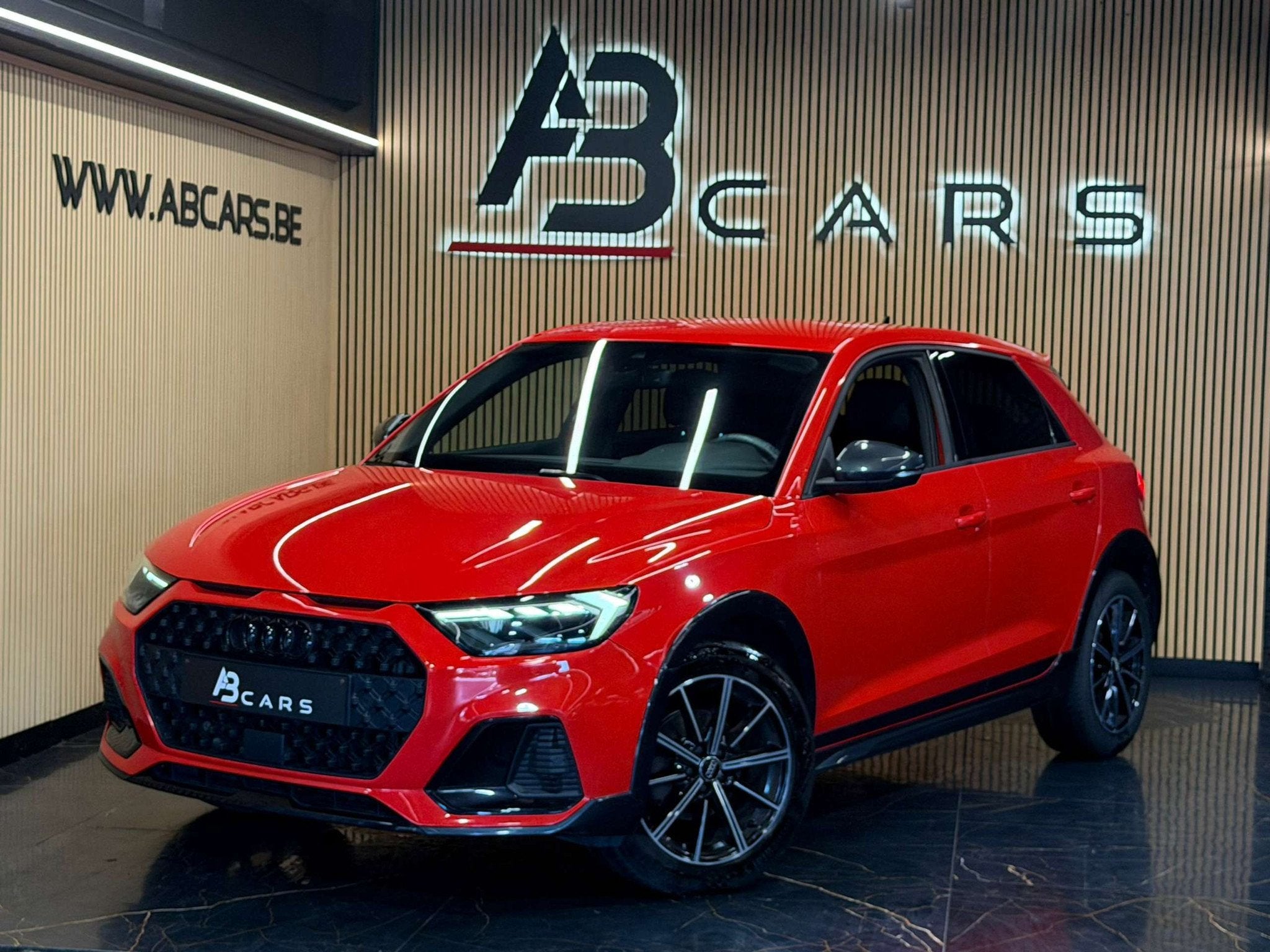 Audi A1 Citycarver 30 TFSI * SPORT * GARANTIE 12 MOIS * 1ER, Autos, Audi, Rouge, Achat, A1, Euro 6