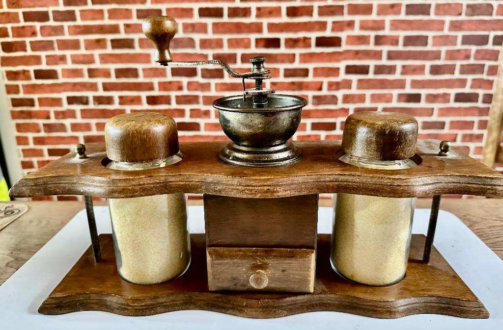 Ancien petit moulin à café, Antiquités & Art, Enlèvement