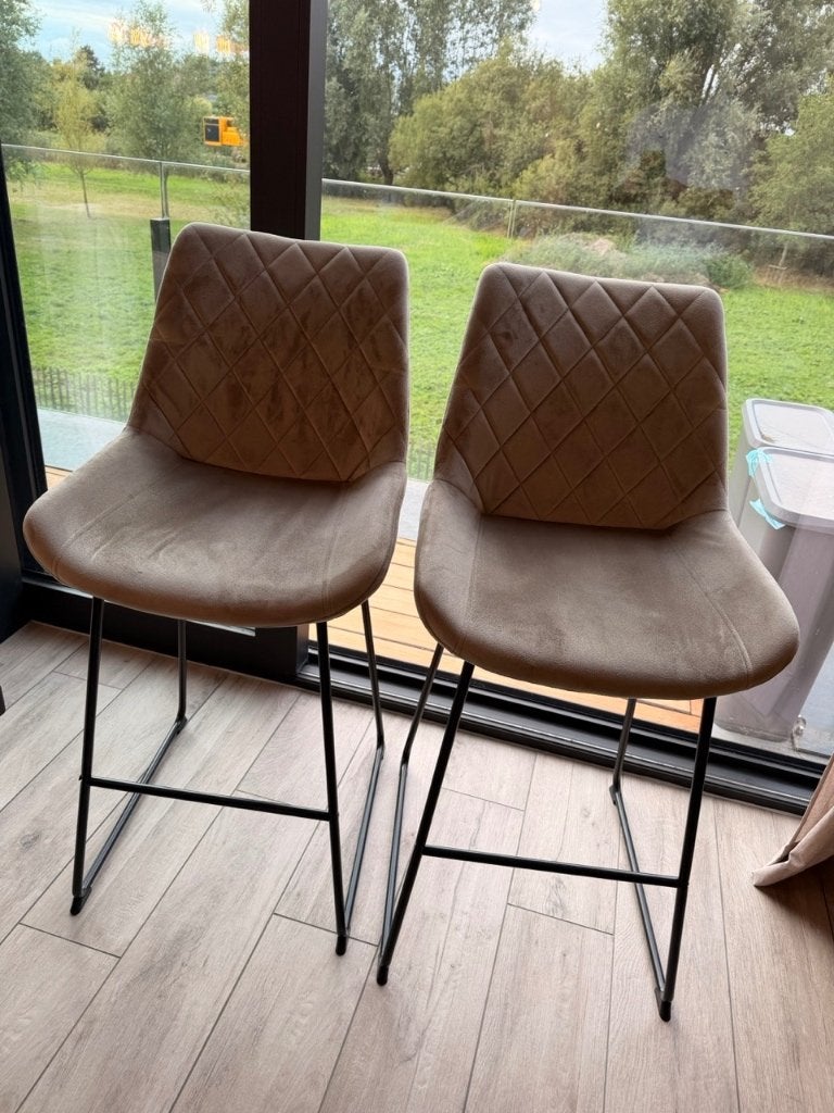 Set van 2 design barkrukken - beige/taupe met ruitstiksel, Ophalen, Kunststof, Met voetsteun, 60 tot 90 cm