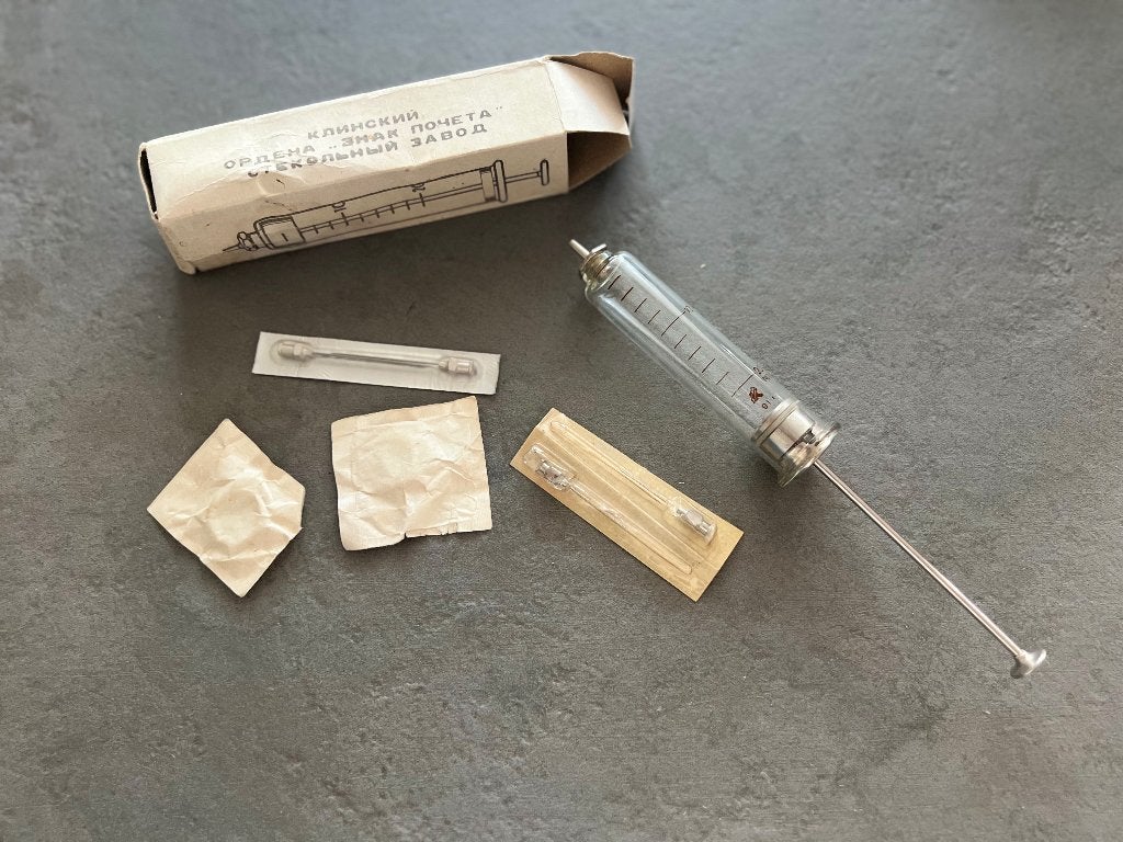 Seringue médicale soviétique 20 ml – URSS Leningrad, Enlèvement ou Envoi, Comme neuf