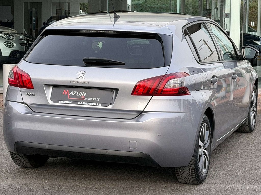 Peugeot 308 1.2 Essence * Style * CarPlay * Camera * Gar 1an, Voorwielaandrijving, Stof, Gebruikt, Euro 6