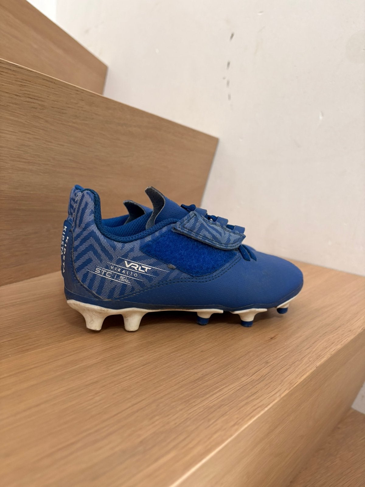 ️ Voetbalschoenen kind (maat 31), Sport en Fitness, Ophalen, Zo goed als nieuw