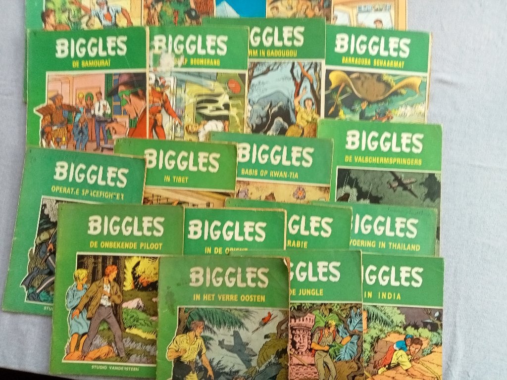 johan en pirrewiet, biggles, chick bill , robert en bertrand, Meerdere stripboeken, Ophalen, Gelezen