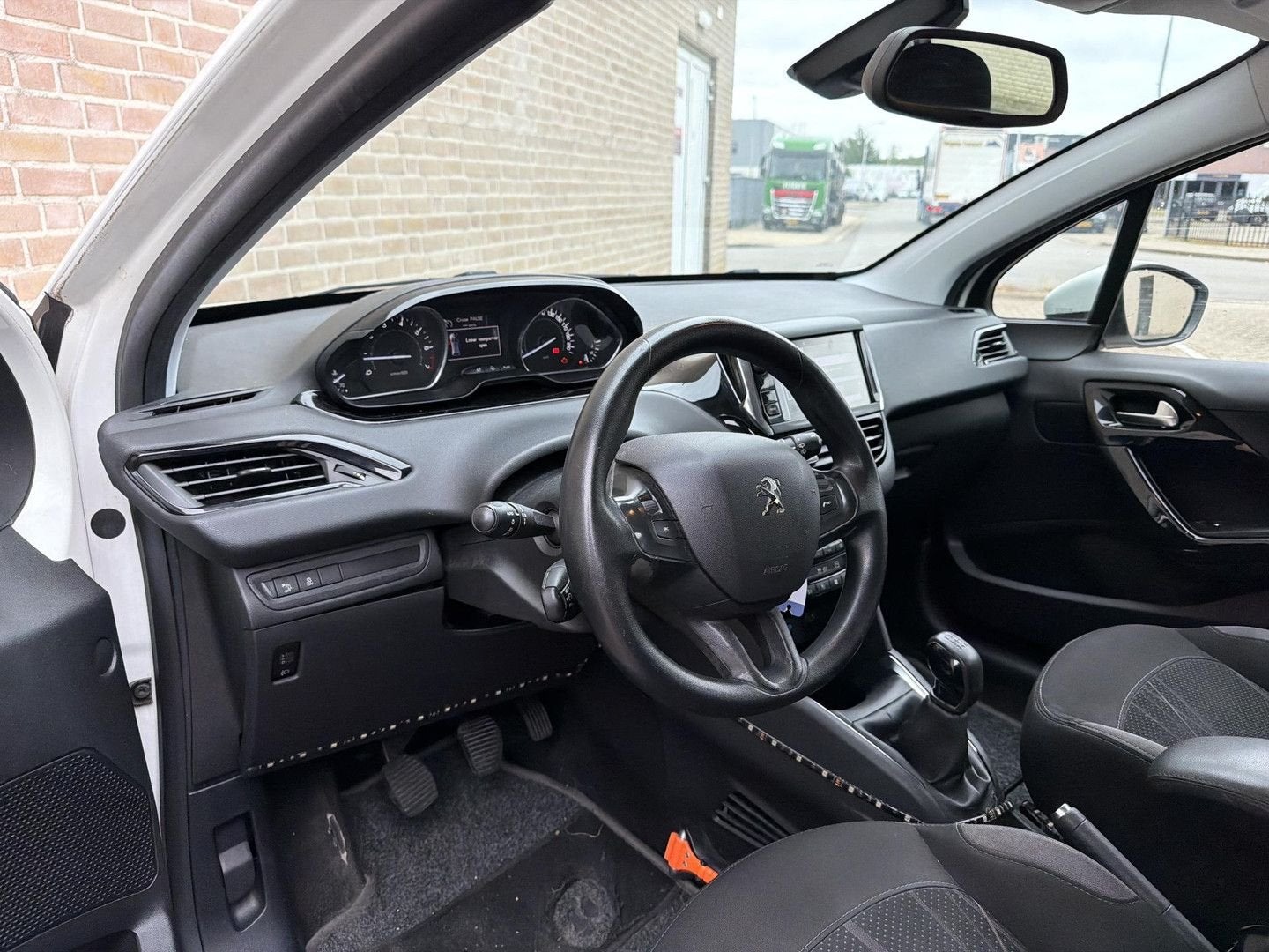 Peugeot 208 1.2 VTi Access | Cruise | Climate |, Auto's, Wit, Handgeschakeld, Electronic Stability Program (ESP), Stadsauto