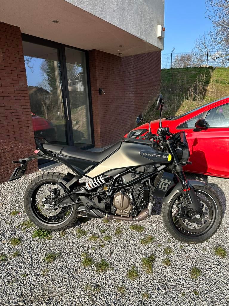 Husqvarna Svartpilen 125, Fietsen en Brommers, 6 versnellingen, 125 cc, Zo goed als nieuw, Ophalen