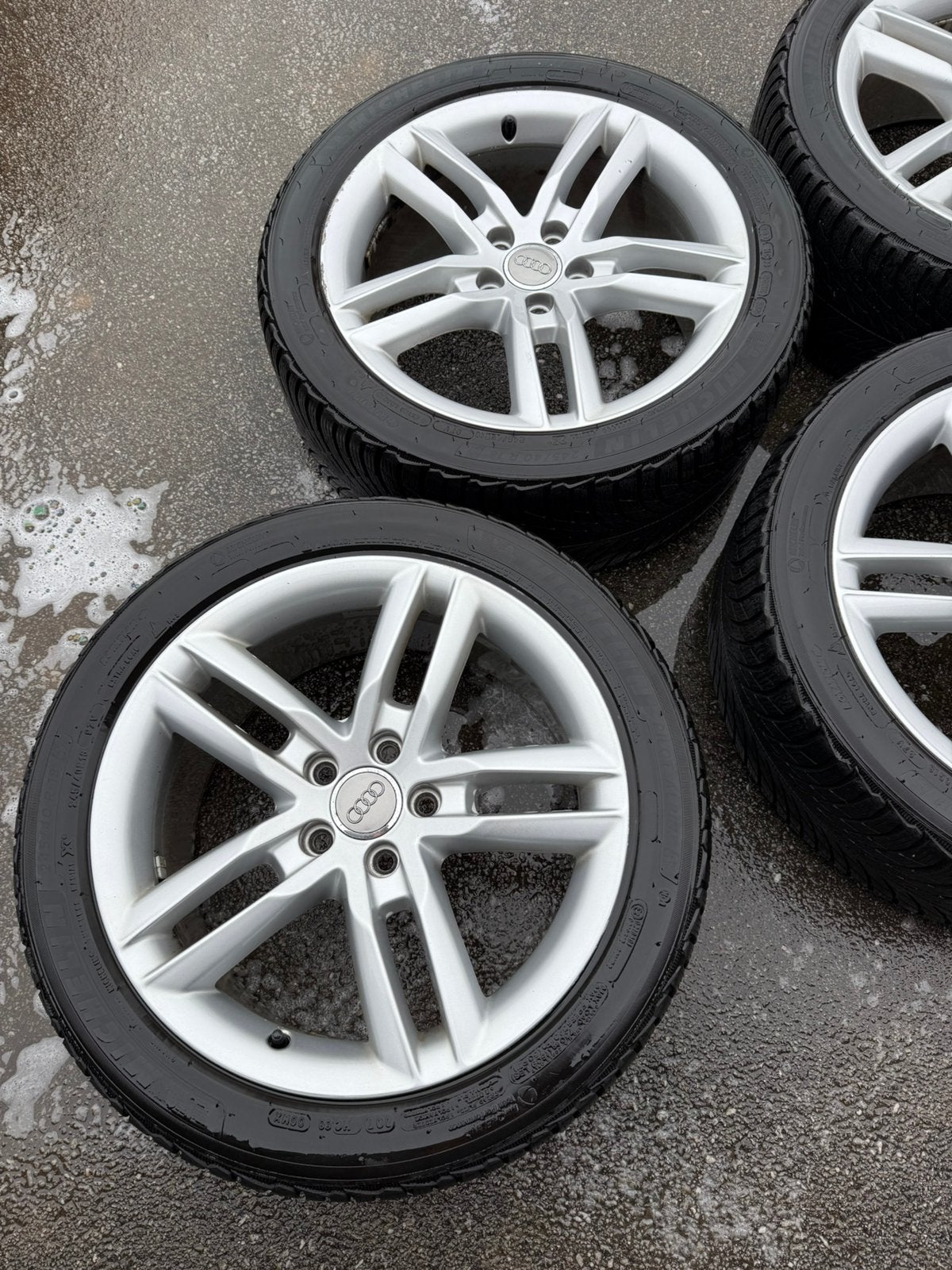 Audi A4 en A6 wintervelgen en -banden, Ophalen, Winterbanden, Band(en)