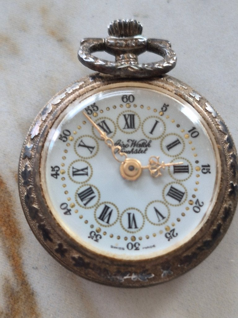 montre femme a gousset, Autres marques, Enlèvement, Inconnu, Doré