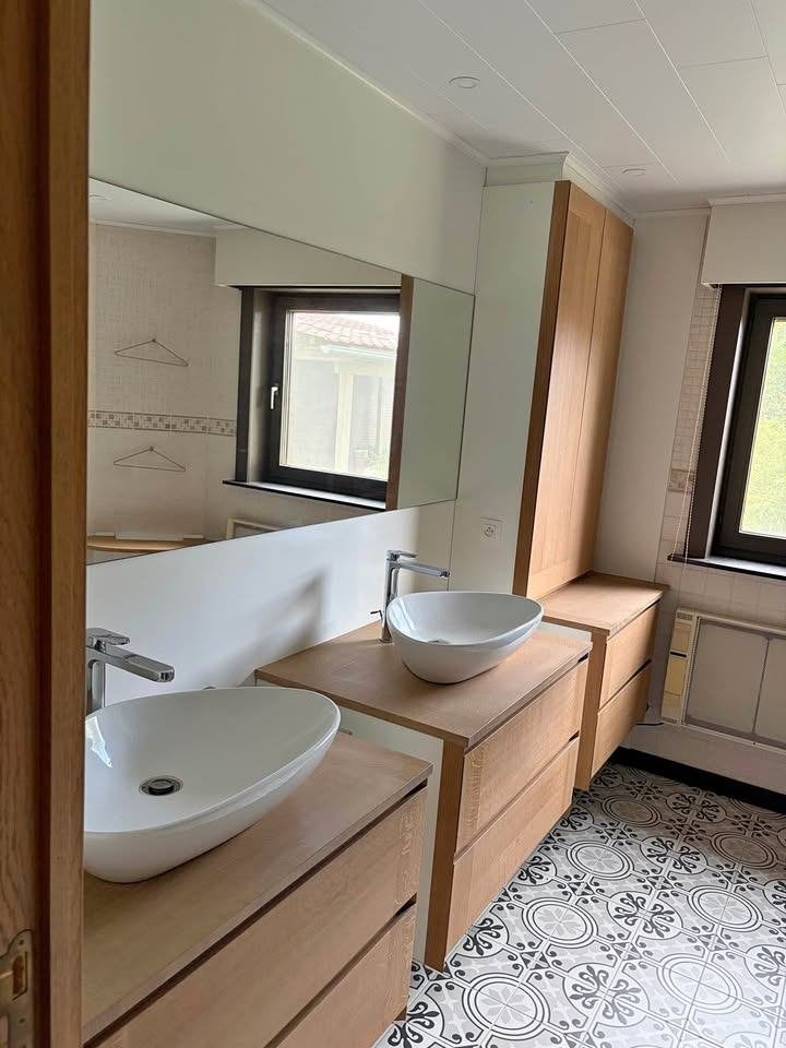 Zeer recente badkamer in perfecte staat, Huis en Inrichting, Badkamer | Complete badkamers, Ophalen, Zo goed als nieuw, Met douche