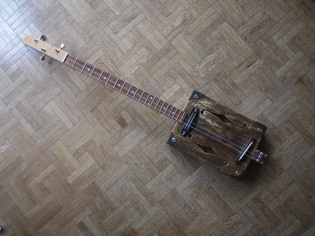 CBG sigarenkistgitaren (gemaakt in België), Ophalen of Verzenden, Gebruikt, Semi-solid body, Overige merken