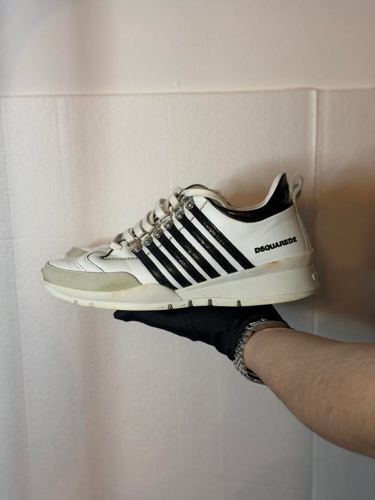 DSQUARED2 Sneakers White/Black (EU 39) AUTHENTIC! (With Box), Ophalen of Verzenden, Zo goed als nieuw, Sneakers